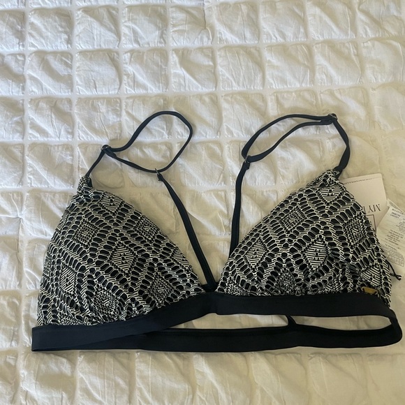 Rip Curl Black and White Patterned Bralette - Picture 1 of 7